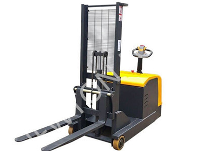 electric reach truck