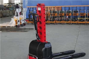 How to overhaul the water temperature of electric storage forklift