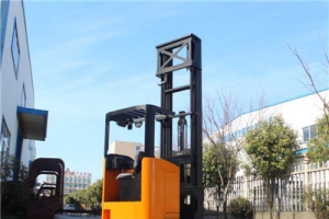 Counterbalance forklift truck supplier maintain details of forklift chargers