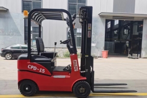 How to select tyres for electric forklift?