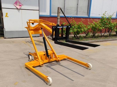 Portable electric forklifts